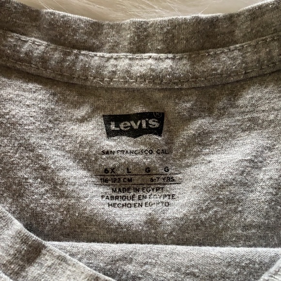 Levi’s tee - Picture 2 of 2